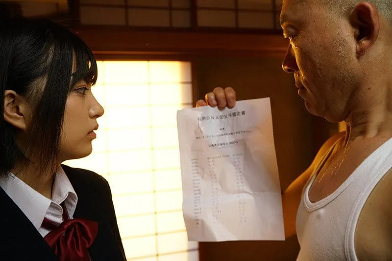 Khi bố phát hiện con cưng không phải là con ruột của mình