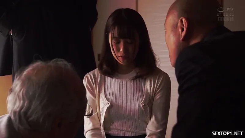 Nàng nhỏ bán thân giúp bố trả tiền giang hồ